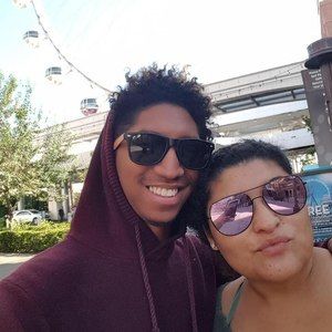 Meet your Posher, Leonela